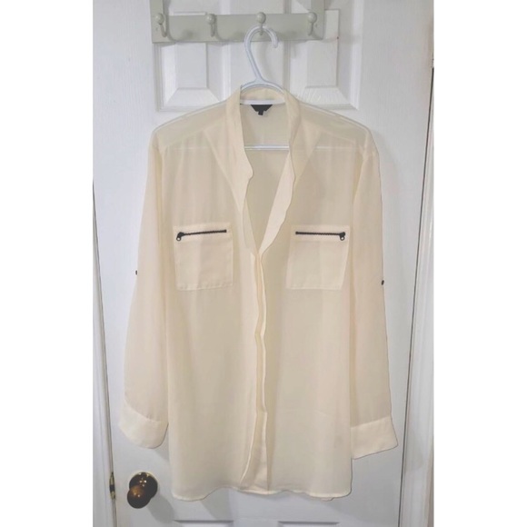 (W) Sheer Blouse From Guess - Picture 7 of 8